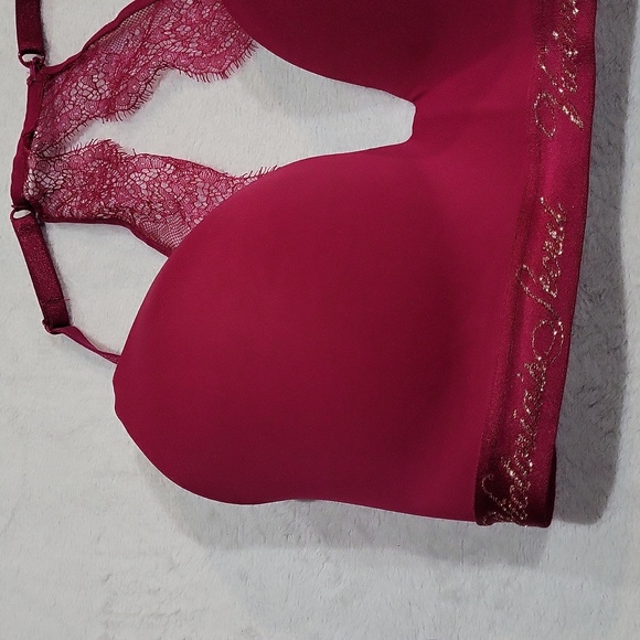 Victoria's Secret Bra - Picture 2 of 8